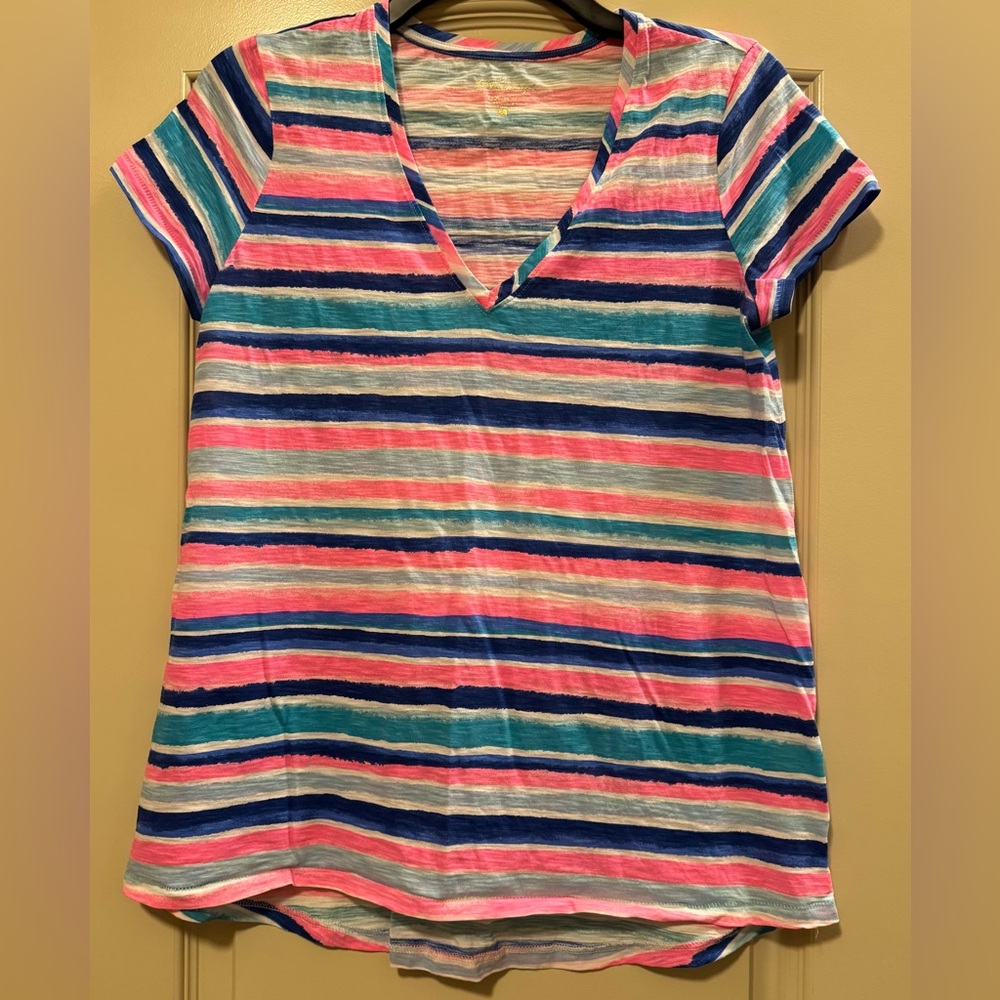 Lily Pulitzer colorful, shortsleeve tee.